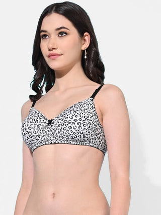 women lightly padded bra